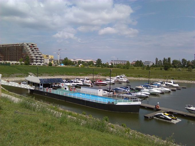 Wiking marina showing the barge