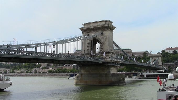 Chain Bridge. Designed by English engineer Willian T Clark. Construction began in 1839.