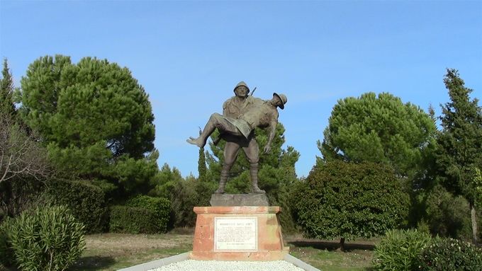 Is it a myth? The Turkish soldier who rescued an injured Anzac officer from no mans land in the height of battle. Whether truth or folklore, it changed peoples attitudes towards Turkish soldiers.