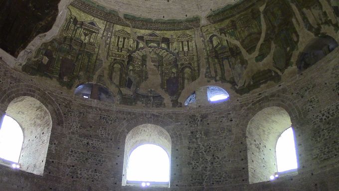 Mosaics inside the Rotonta