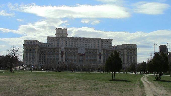 Peoples palace (parliament building). Site of Michael Jacksons gaff!